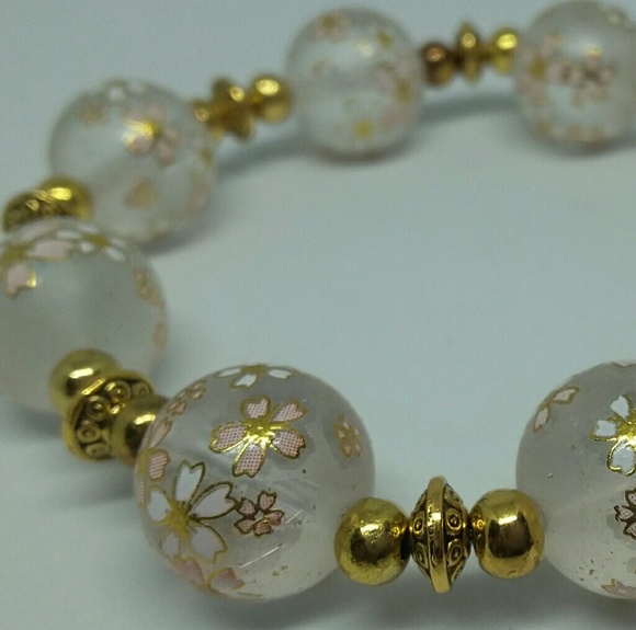 Clear and Gold bracelet - Picture 2 of 2